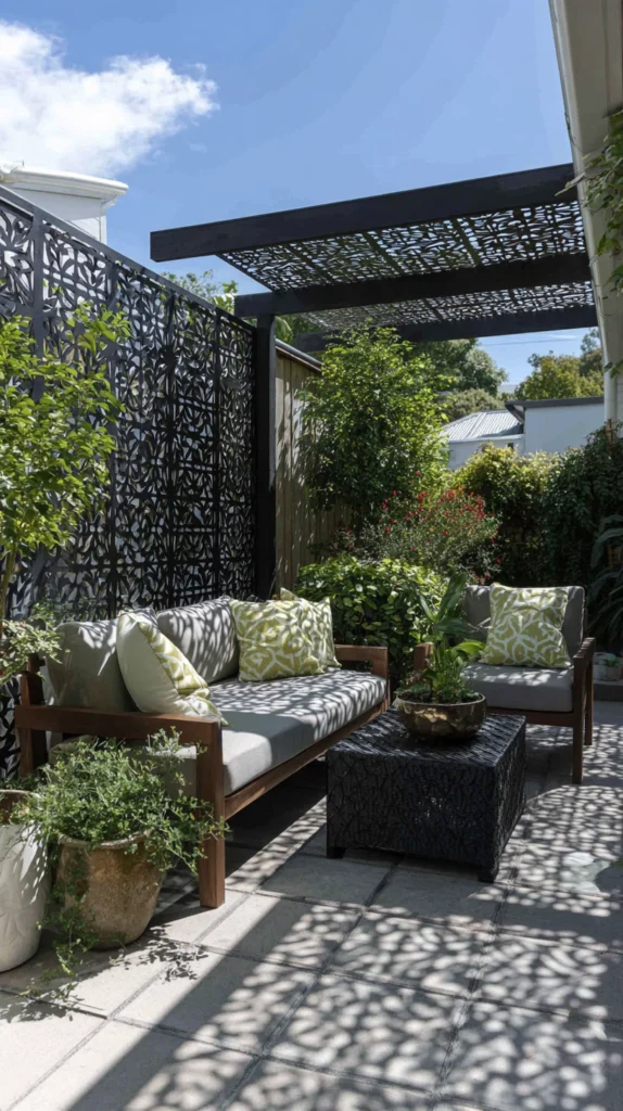 15 Elegant Garden Screen Ideas for a Stylish Outdoor Divide 9 bg 8